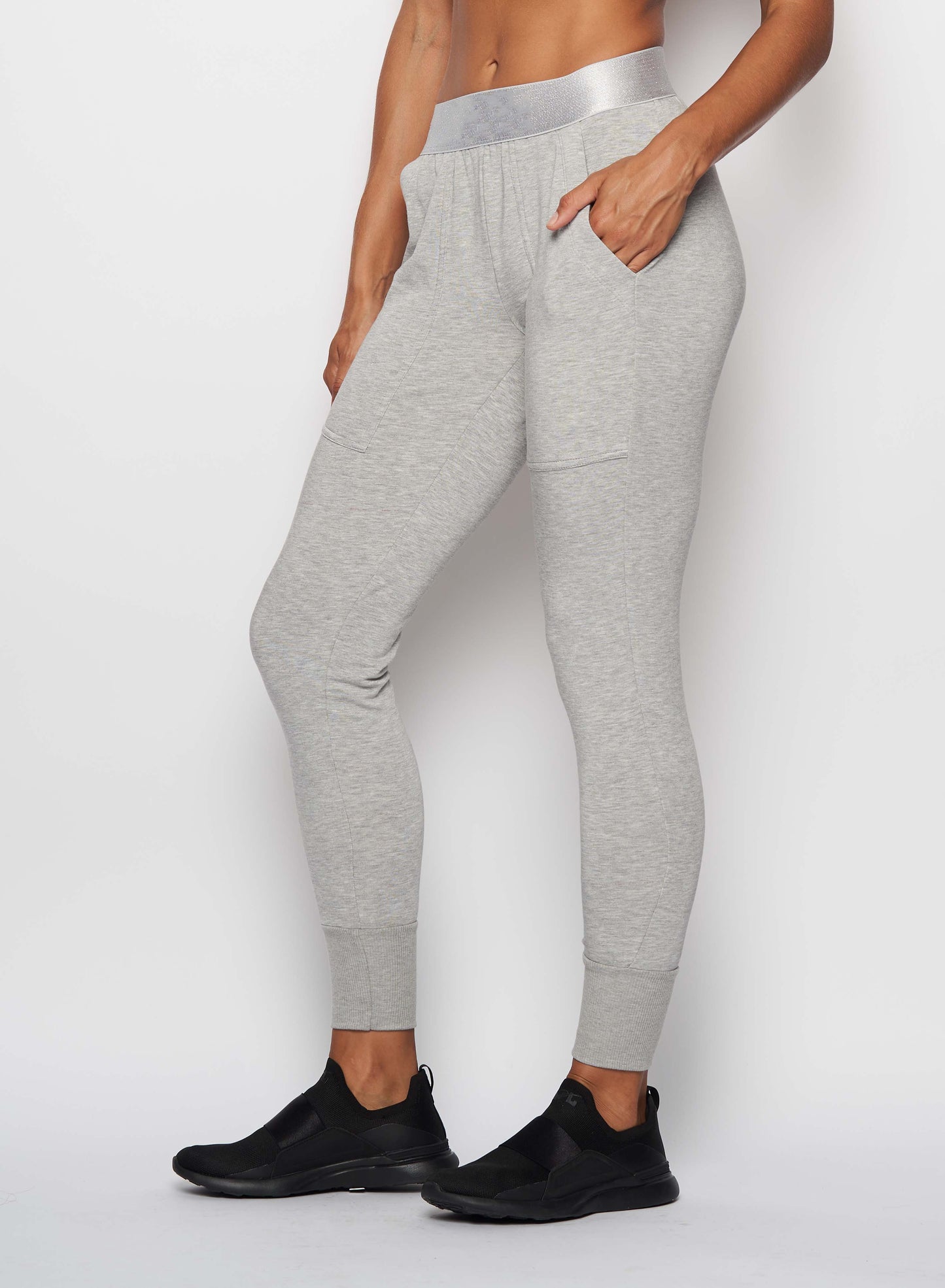 OFF DUTY SWEATS